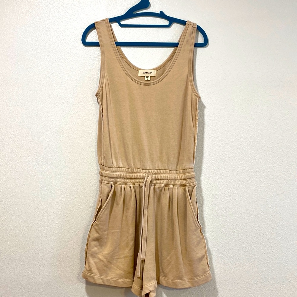 JAK&RAE Candied Ginger Nude Sleeveless Shorts / Romper Woman’s Size Small NWT